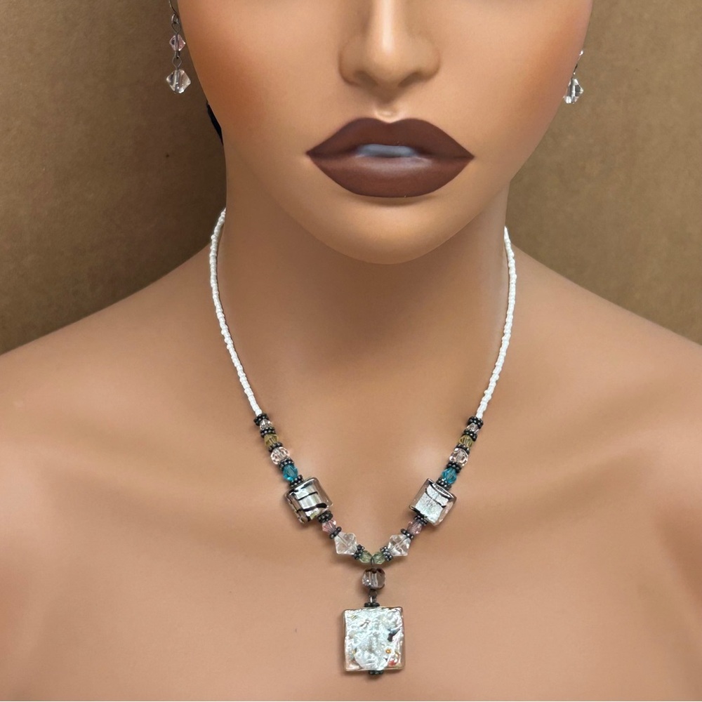 SET Hand Crafted Glass Beaded Necklace & Earring Set